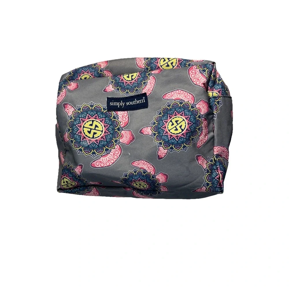 Simply Southern Travel Bag. Grey And Pink Turtle Design. Makeup, Travel, Storage